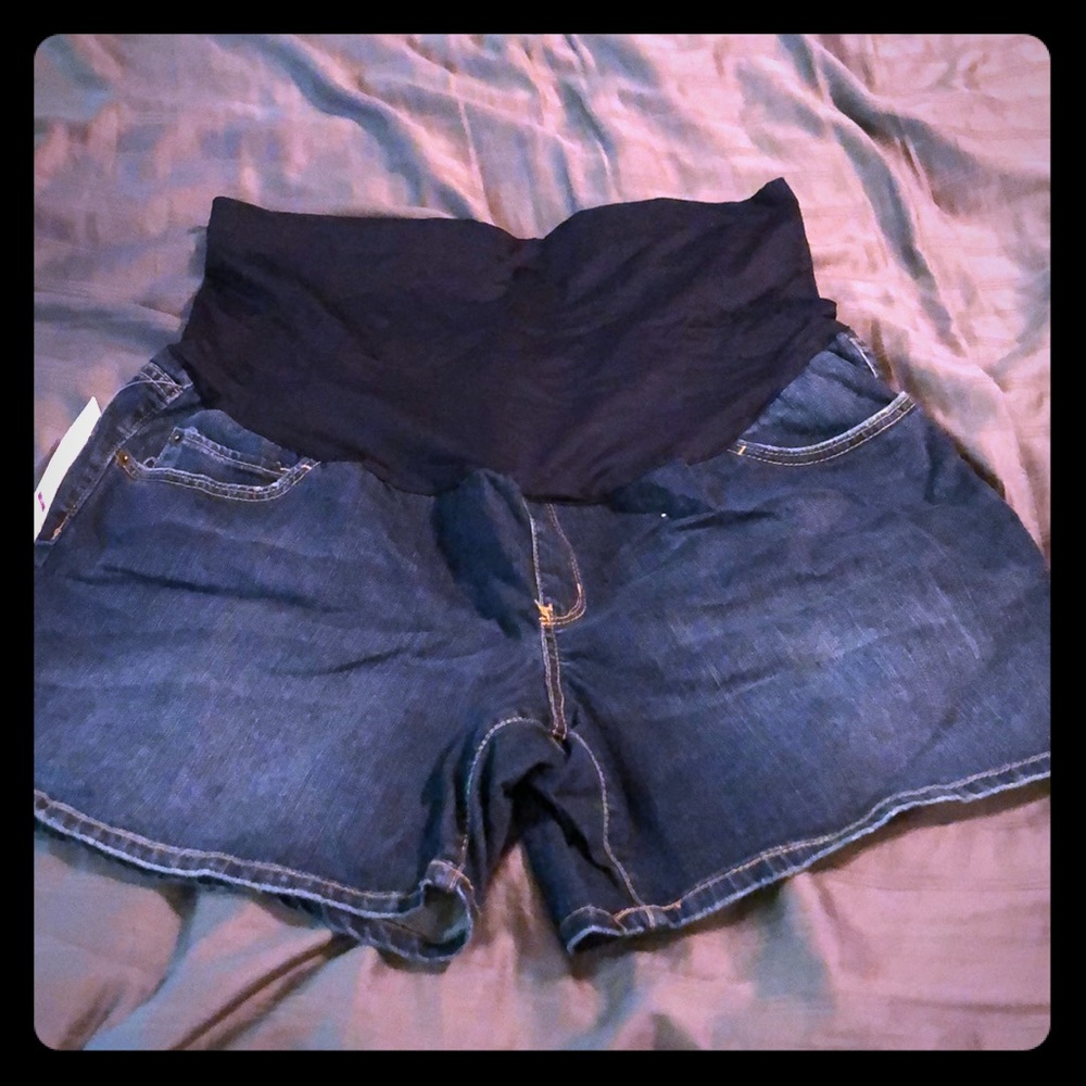 Secret Belly fit Maternity shorts